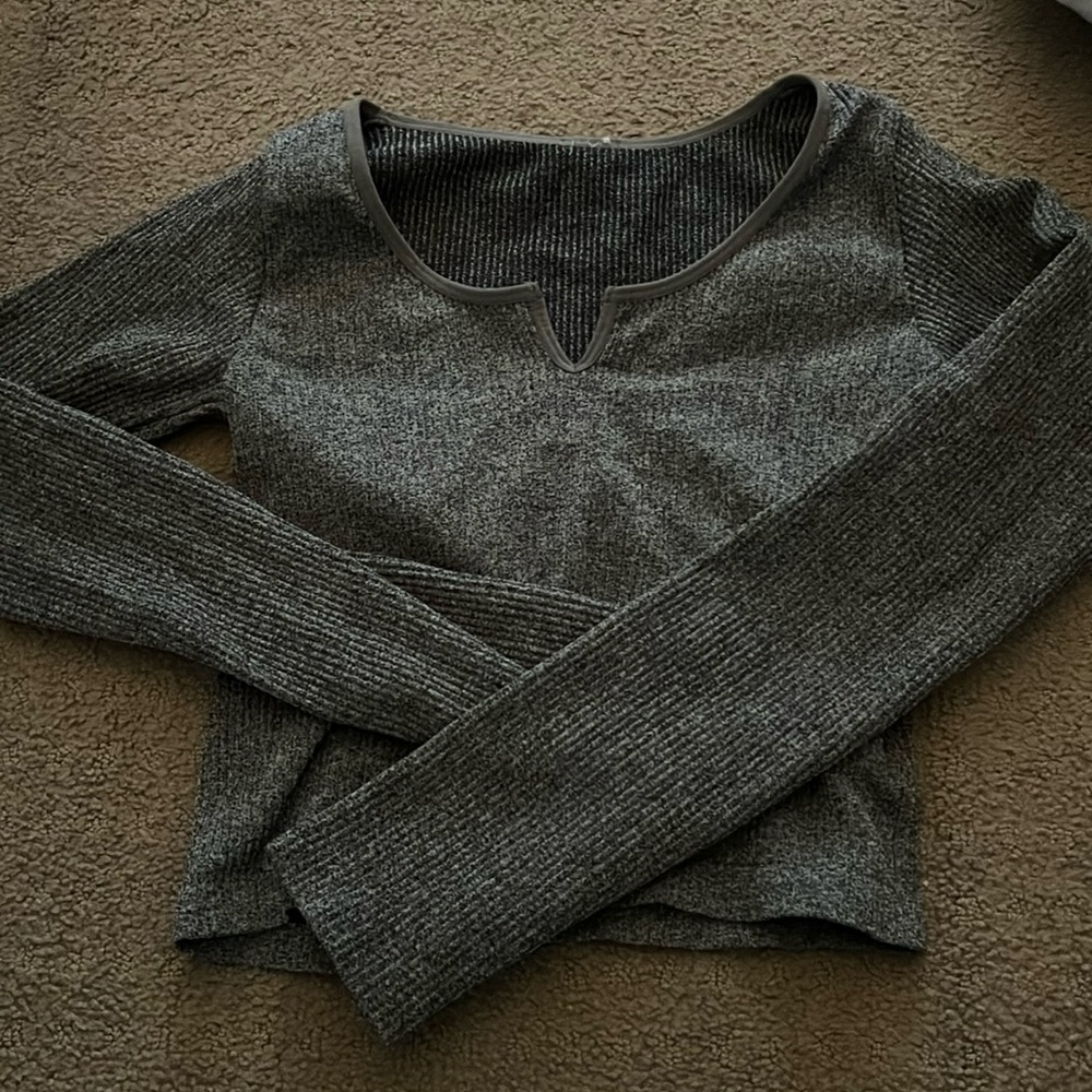 Dennys Clothing, stretchy seamless top long sleeve
